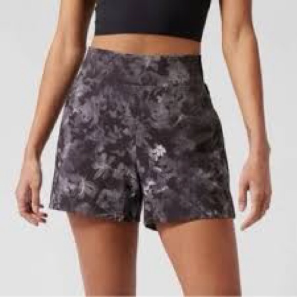 Athleta Brooklyn Black/Grey Floral Women's Athletic Shorts- Size 14 - Picture 5 of 11